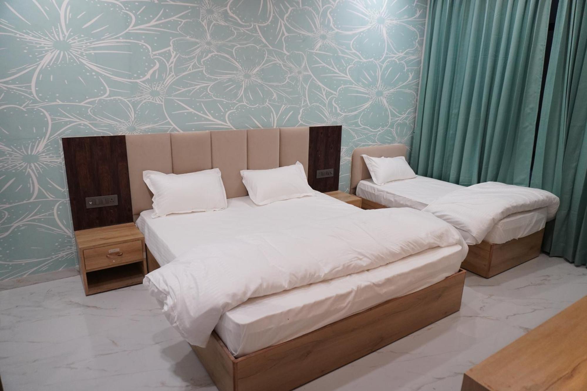 Hotel Heera Palace Khātu 외부 사진