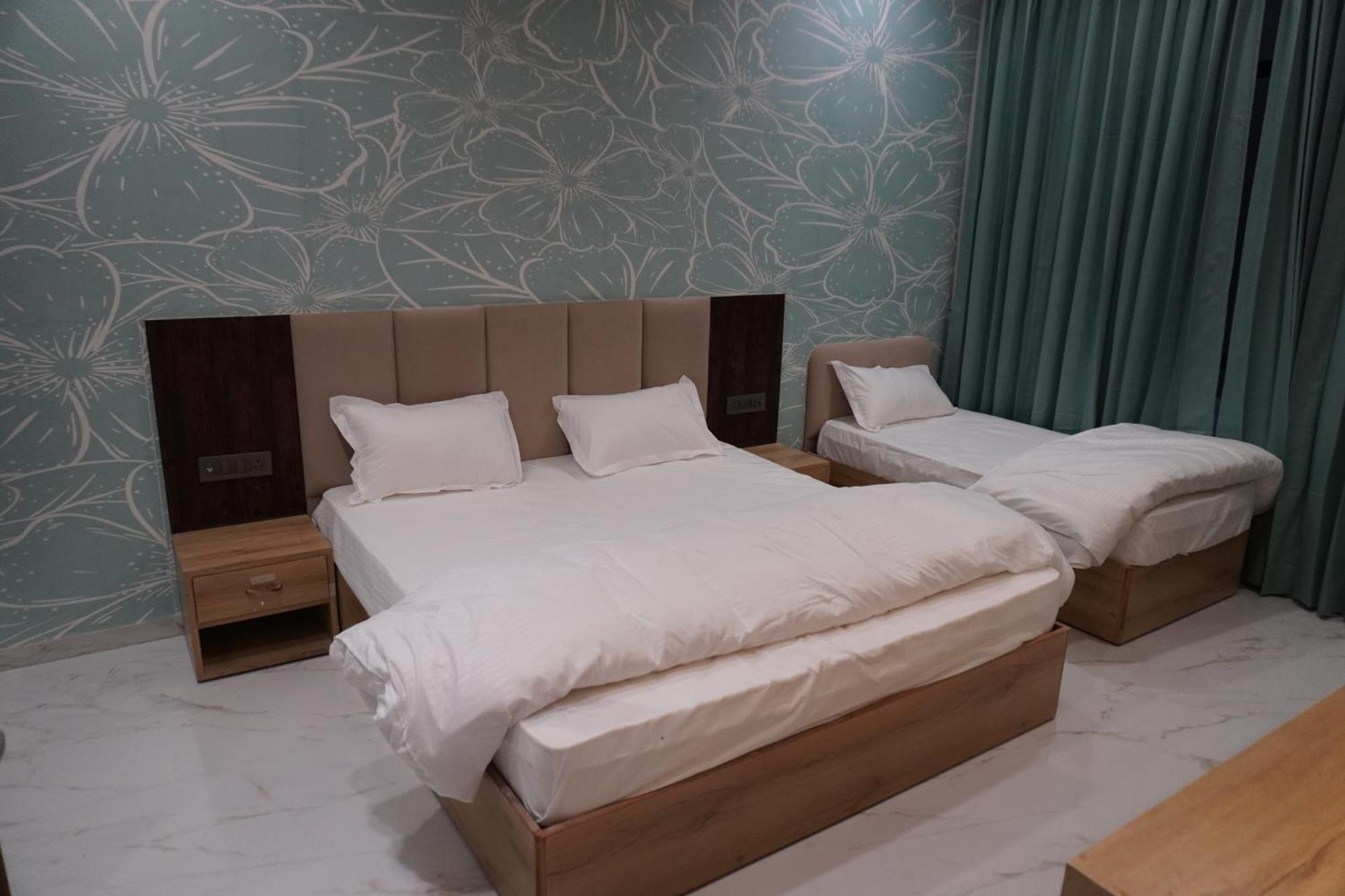 Hotel Heera Palace Khātu 외부 사진