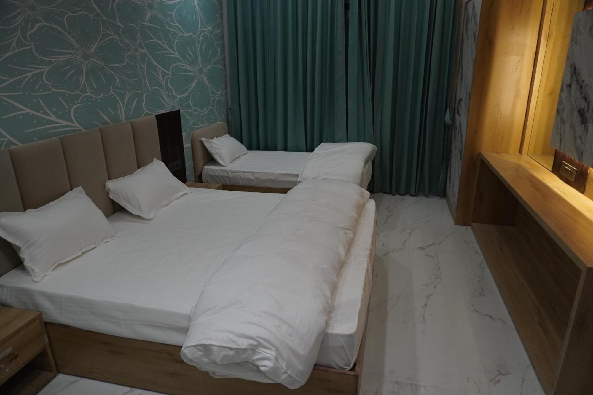 Hotel Heera Palace Khātu 외부 사진