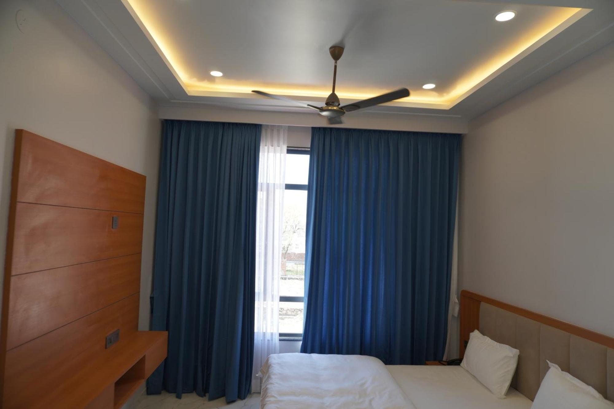 Hotel Heera Palace Khātu 외부 사진