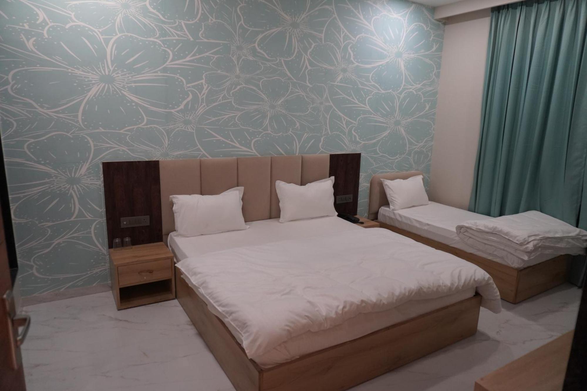 Hotel Heera Palace Khātu 외부 사진