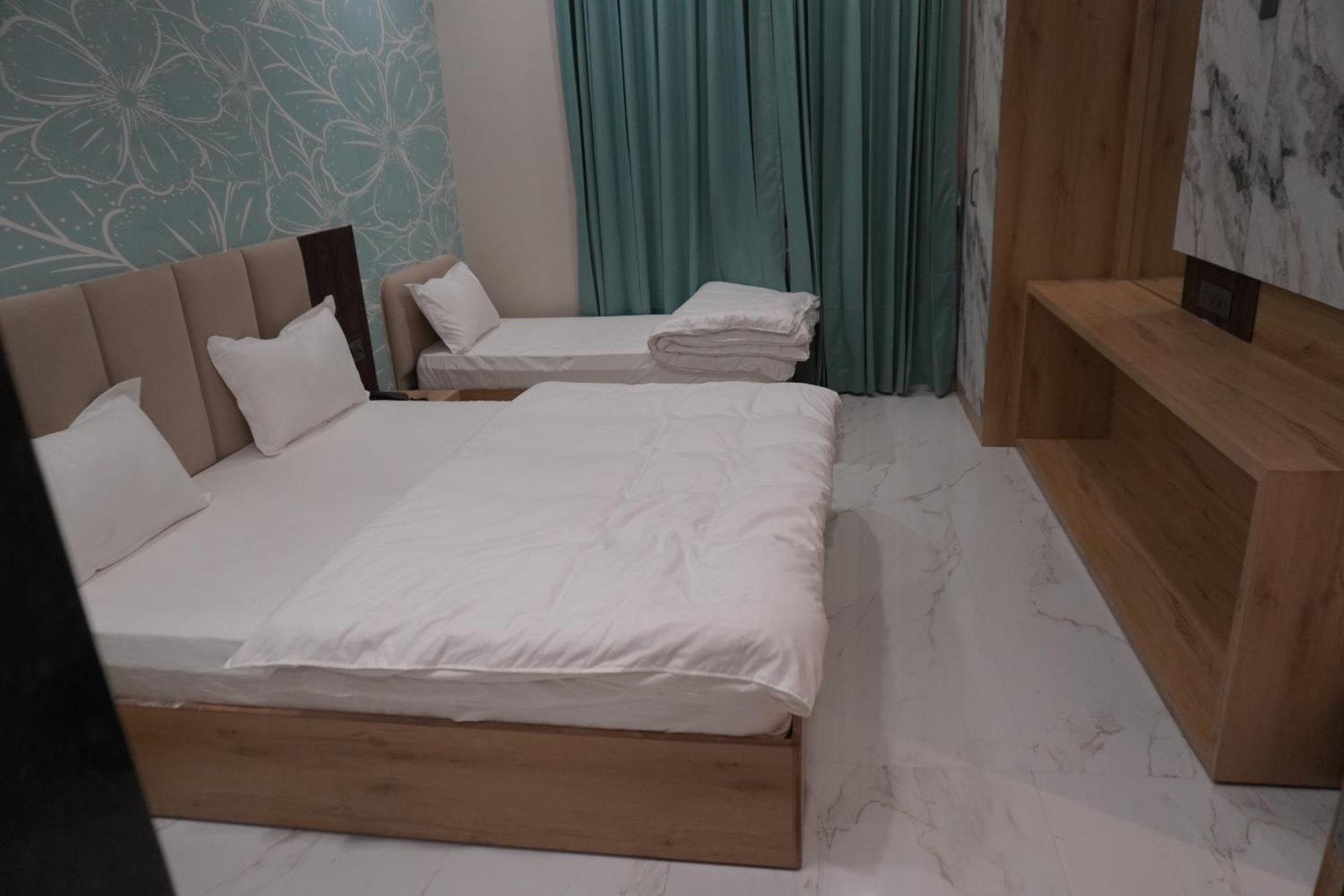 Hotel Heera Palace Khātu 외부 사진